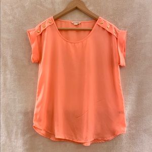 🌺Coral Short-Sleeved Zenana Outfitters Blouse🌺